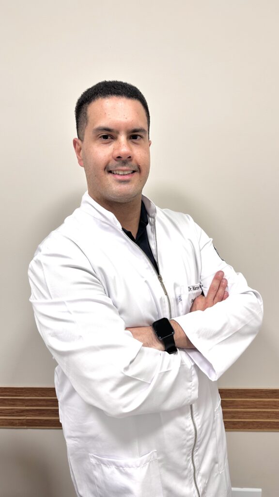 Retrato do Dr. Marcos Correia Lima, otorrinolaringologista em Belo Horizonte